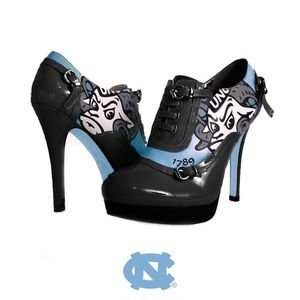 Fan feet Carolina Tar Heels size 6